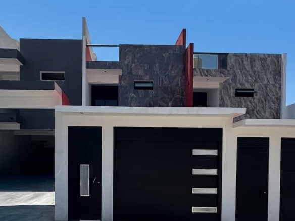 Casa Lirva • En Venta Col. Bugambilias