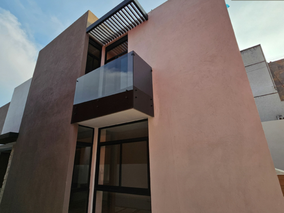Casa TASSO • En Pre venta Santa Rosa