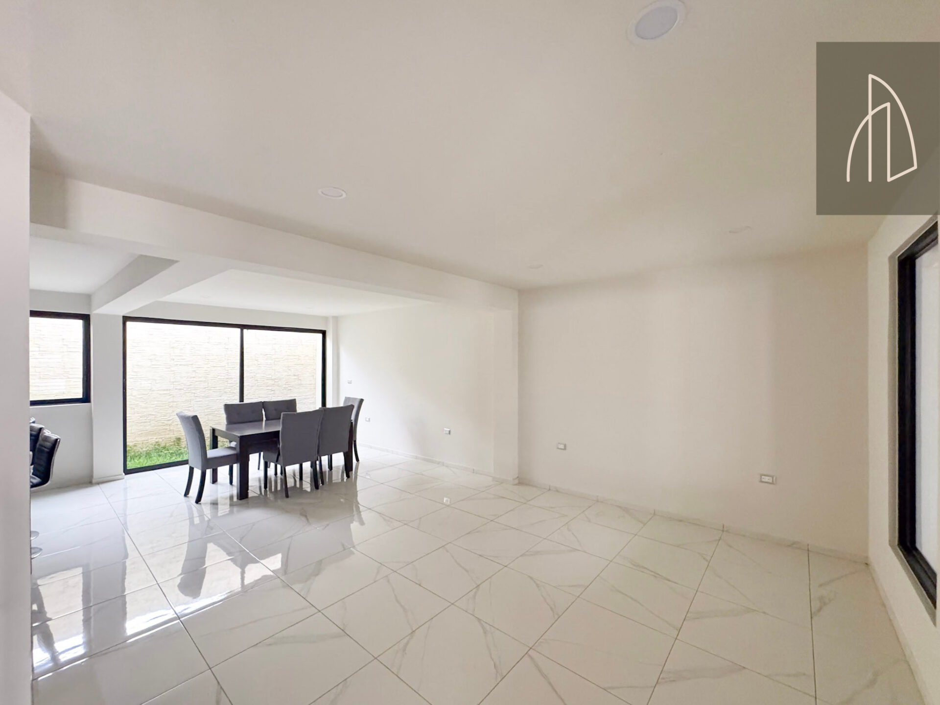 Casa Arisa • En Venta Fracc. Anturios