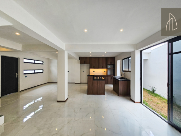 Casa Helvia • En Venta Fracc. San Francisco