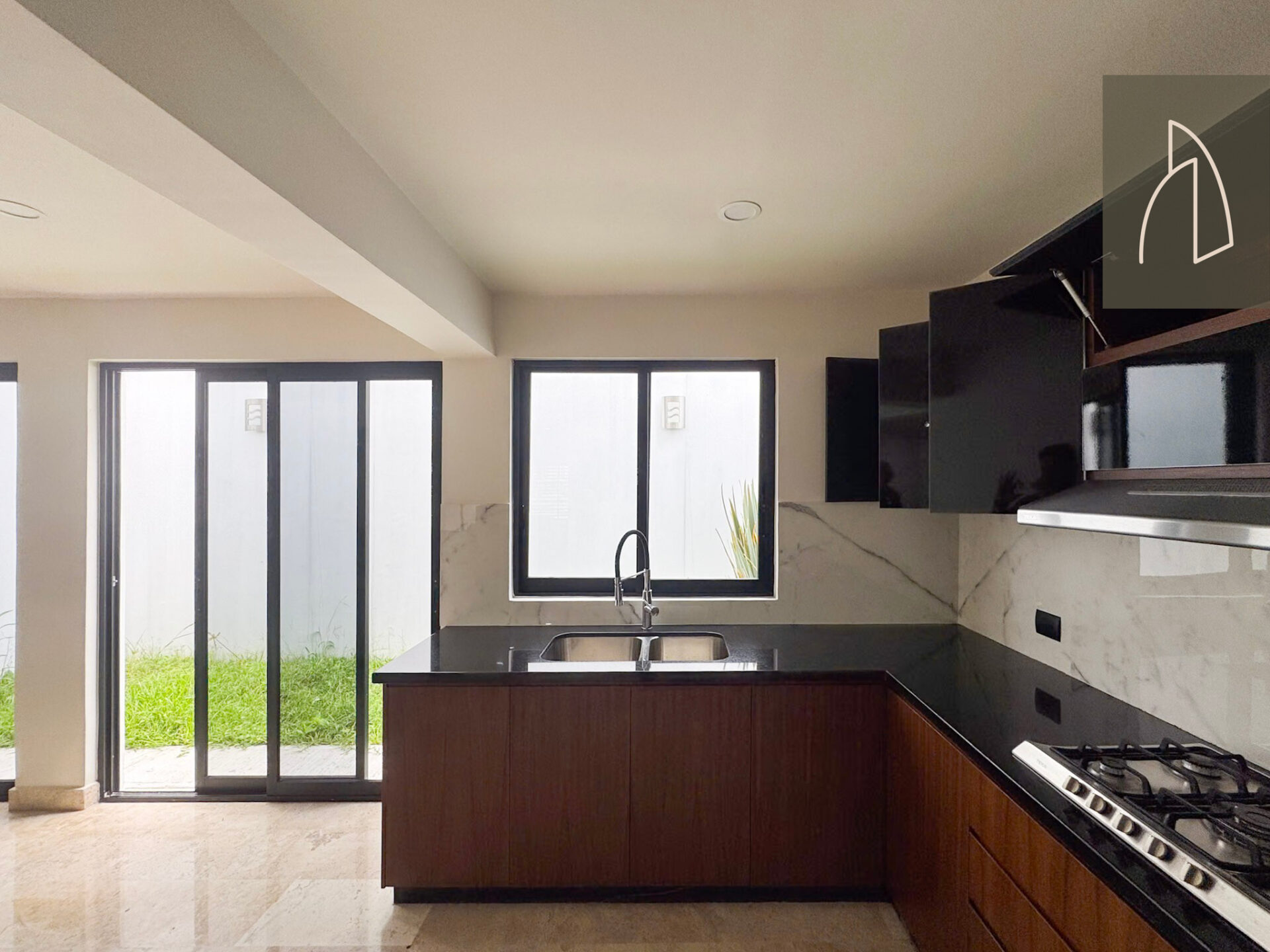 Casa Alvia • En Venta Fracc. Anturios