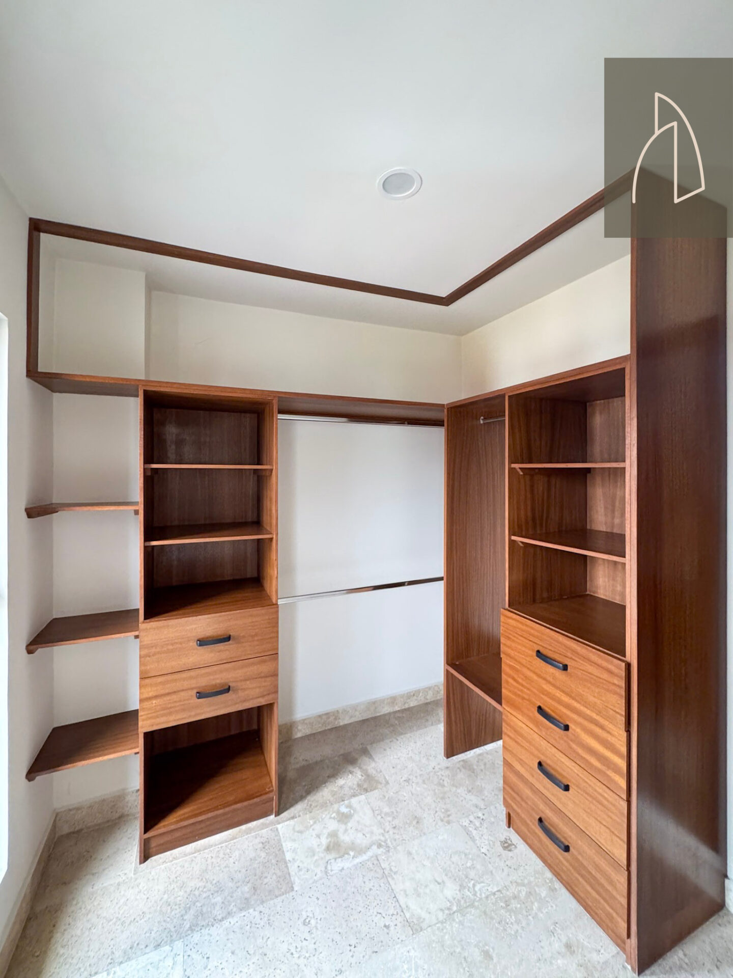 Casa Alvia • En Venta Fracc. Anturios