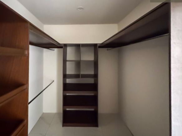 Casa Arisa • En Venta Fracc. Anturios