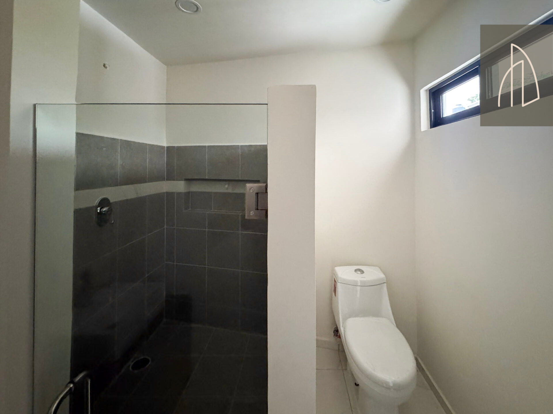 Casa Arisa • En Venta Fracc. Anturios