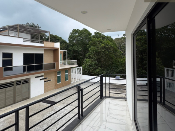 Casa Arisa • En Venta Fracc. Anturios