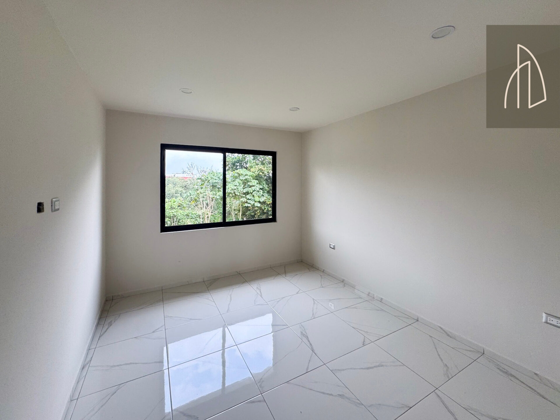 Casa Arisa • En Venta Fracc. Anturios