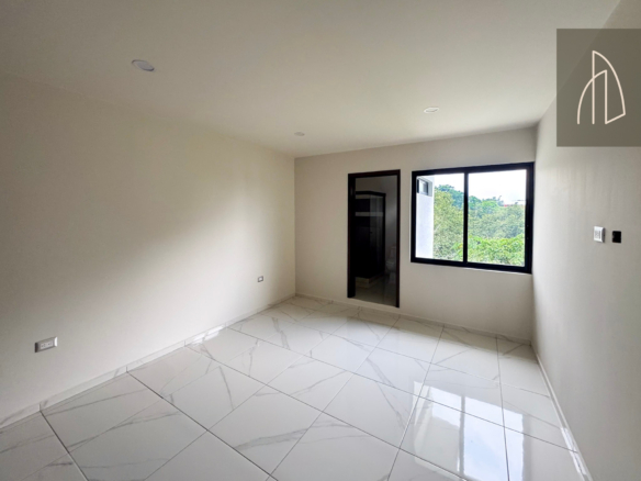 Casa Arisa • En Venta Fracc. Anturios