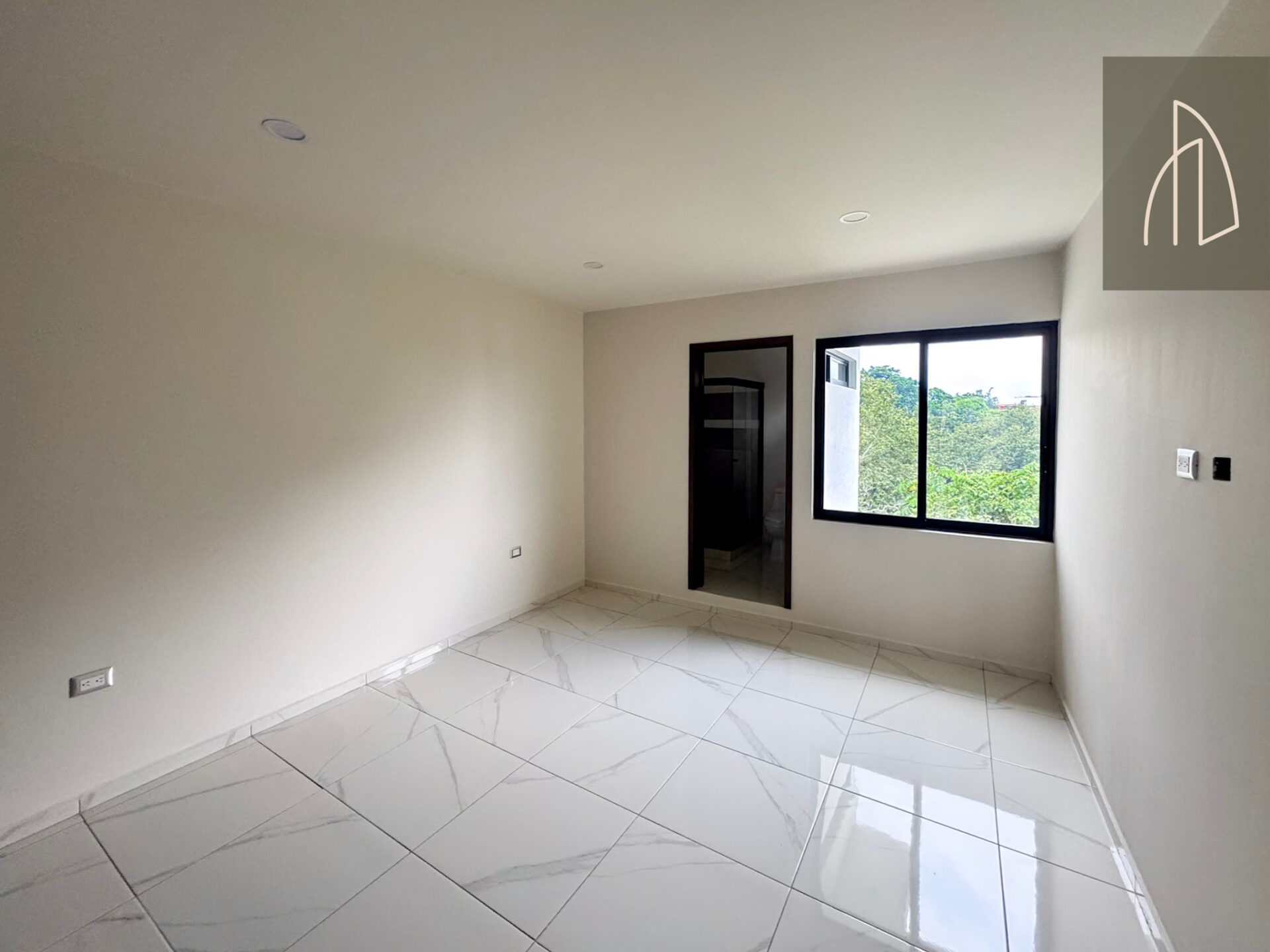 Casa Arisa • En Venta Fracc. Anturios
