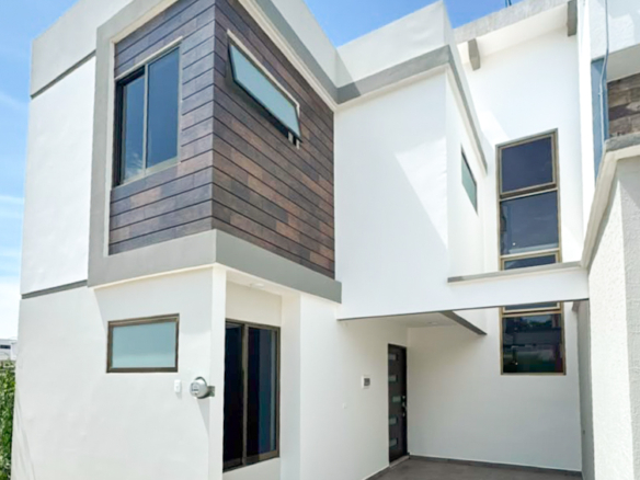 Casa Zerina • En Venta Fracc. Lirios