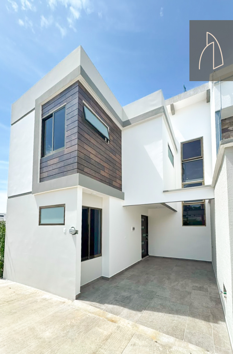 Casa Zerina • En Venta Fracc. Lirios