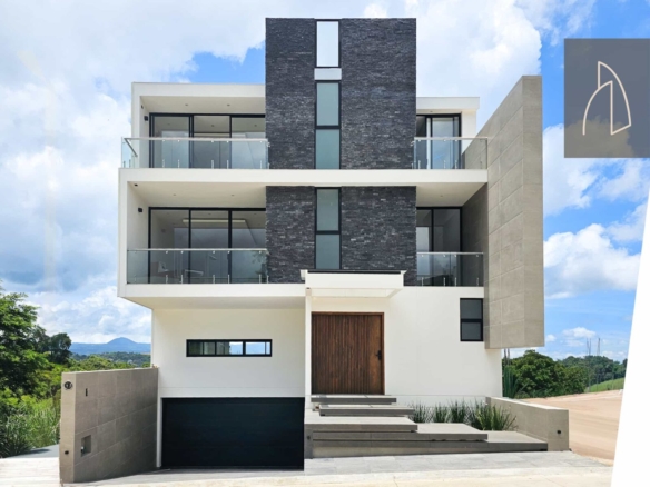 Casa Veradis • En Venta Fraccionamiento Imperial de las animas