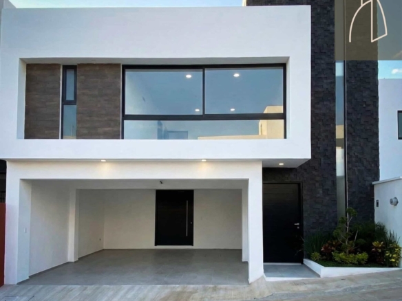 Casa Novara • En Venta Fraccionamiento Imperial de las animas