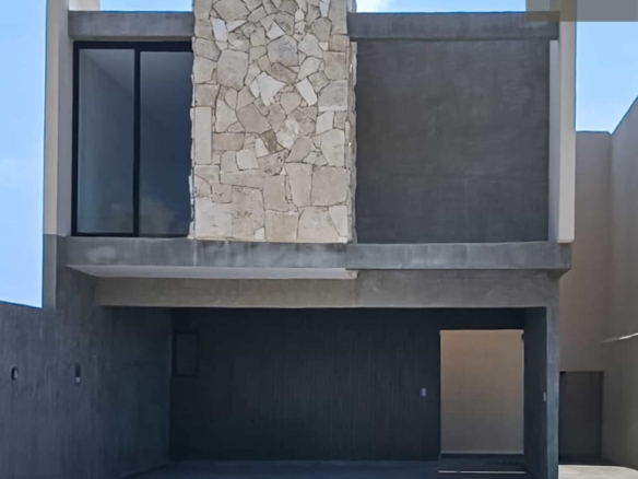 Casa Virelia • En Venta Fracc. Punto Lomas