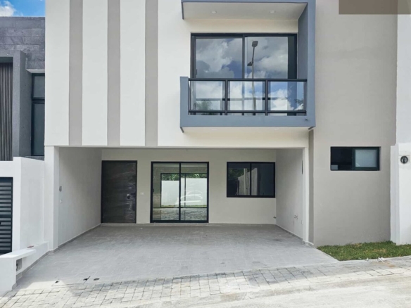 Casa Frelia • En Venta Fracc. Paseo Real