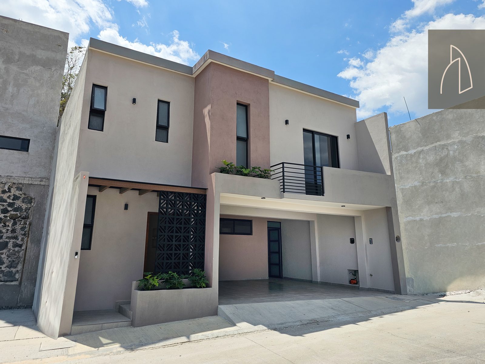 Casa Aurea • En Pre venta Fracc. La Cuspide