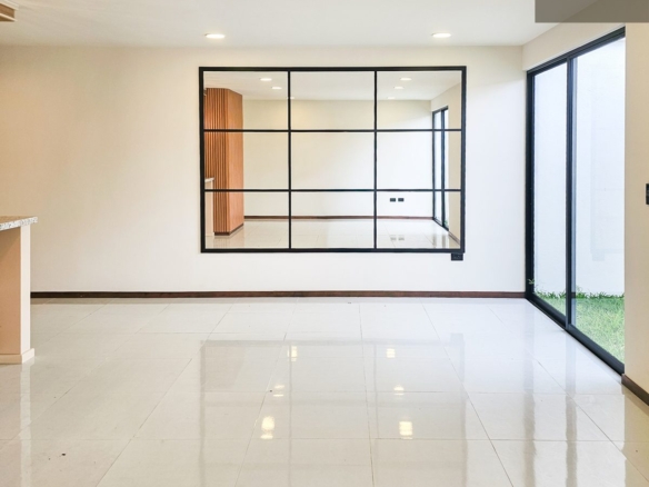 Casa Solum • En Venta Fraccionamiento la Finca