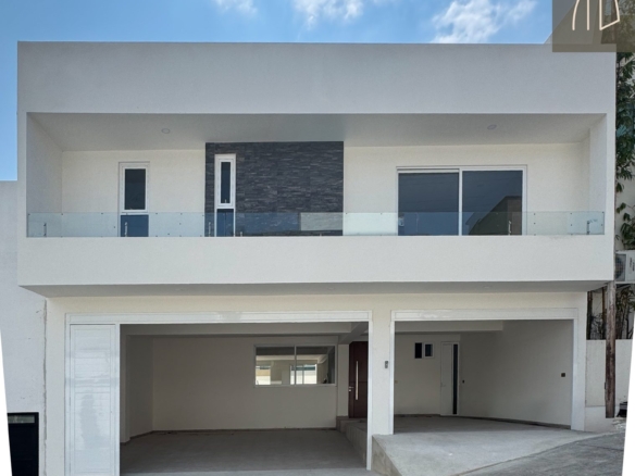 Casa Elvia • En Venta Fraccionamiento Monte Magno