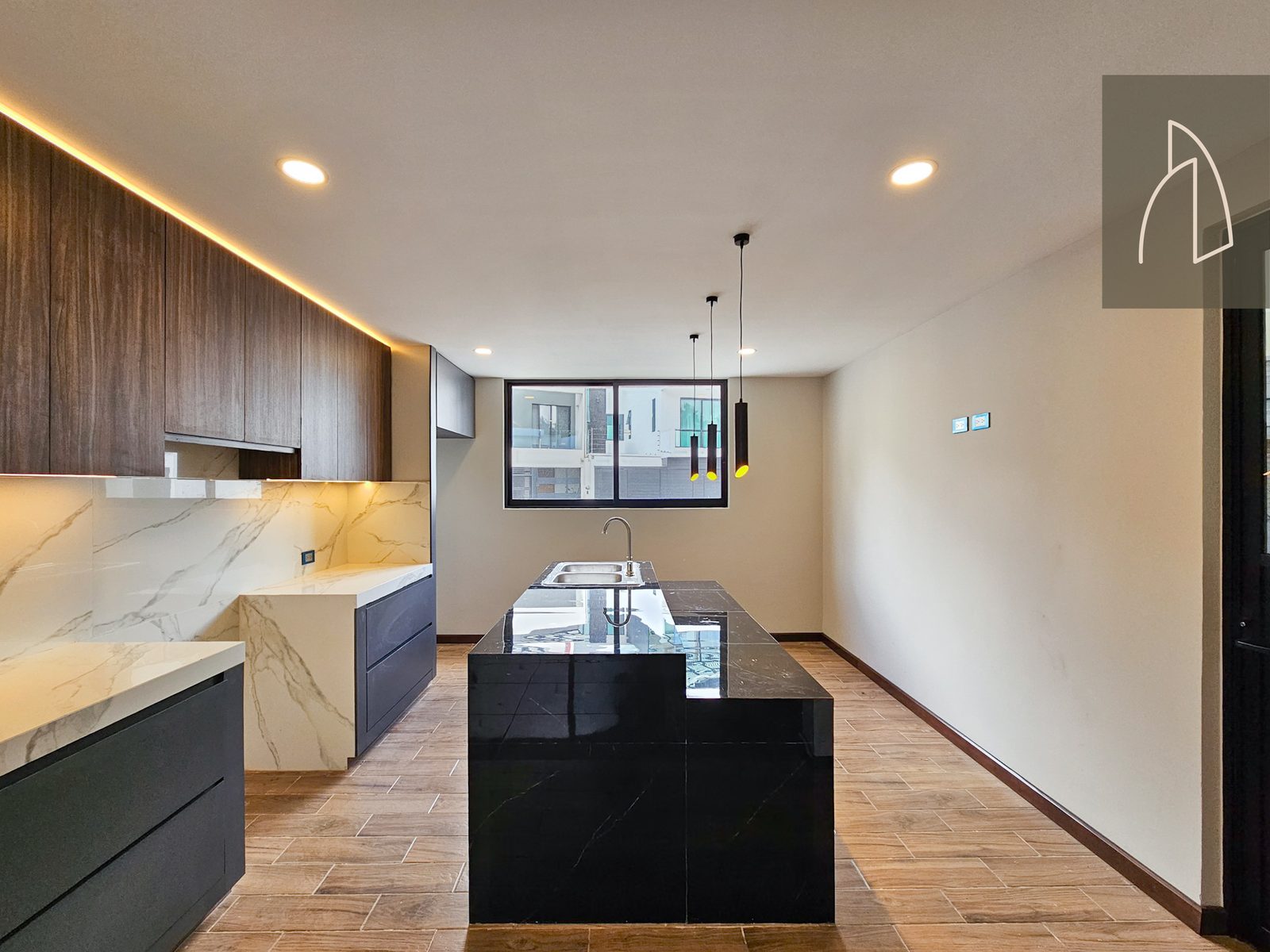 Casa Irisa • En Venta Fraccionamiento la Finca