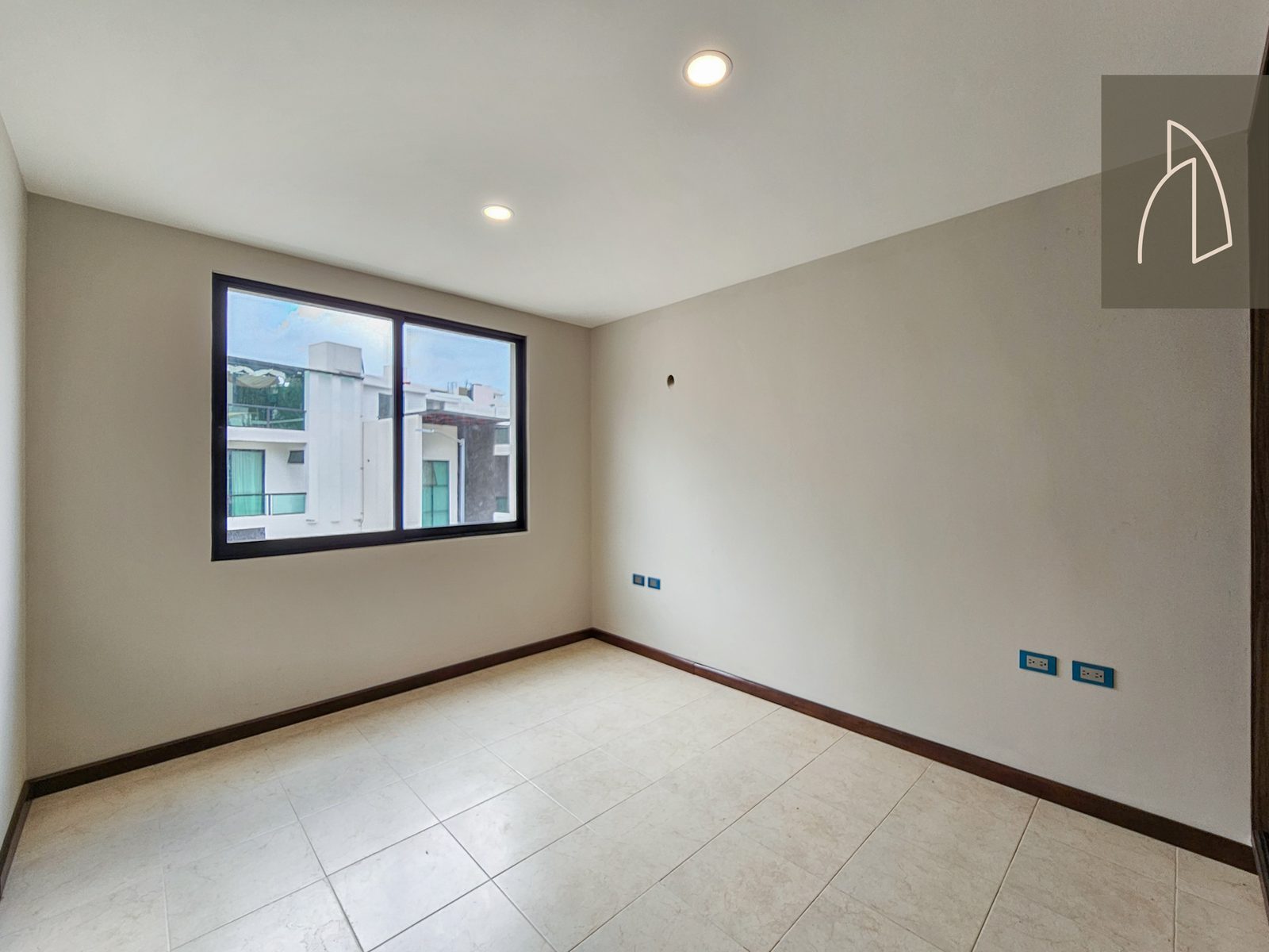 Casa Irisa • En Venta Fraccionamiento la Finca