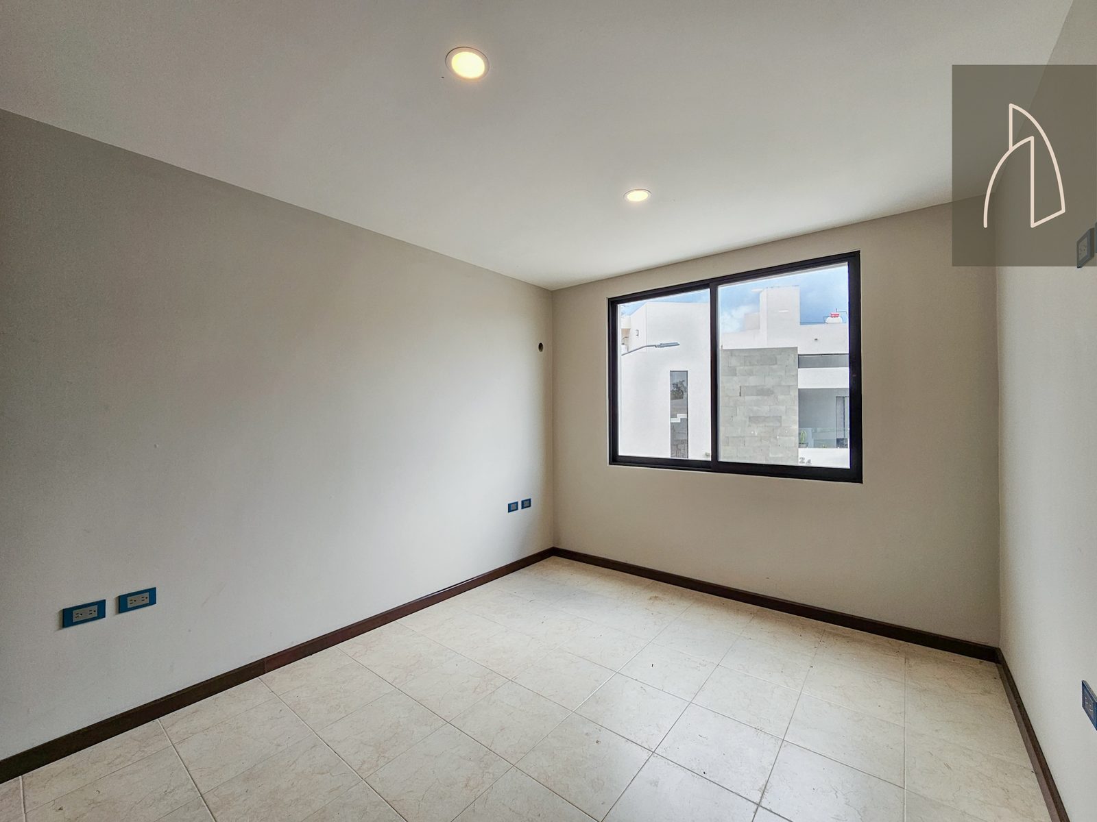 Casa Irisa • En Venta Fraccionamiento la Finca