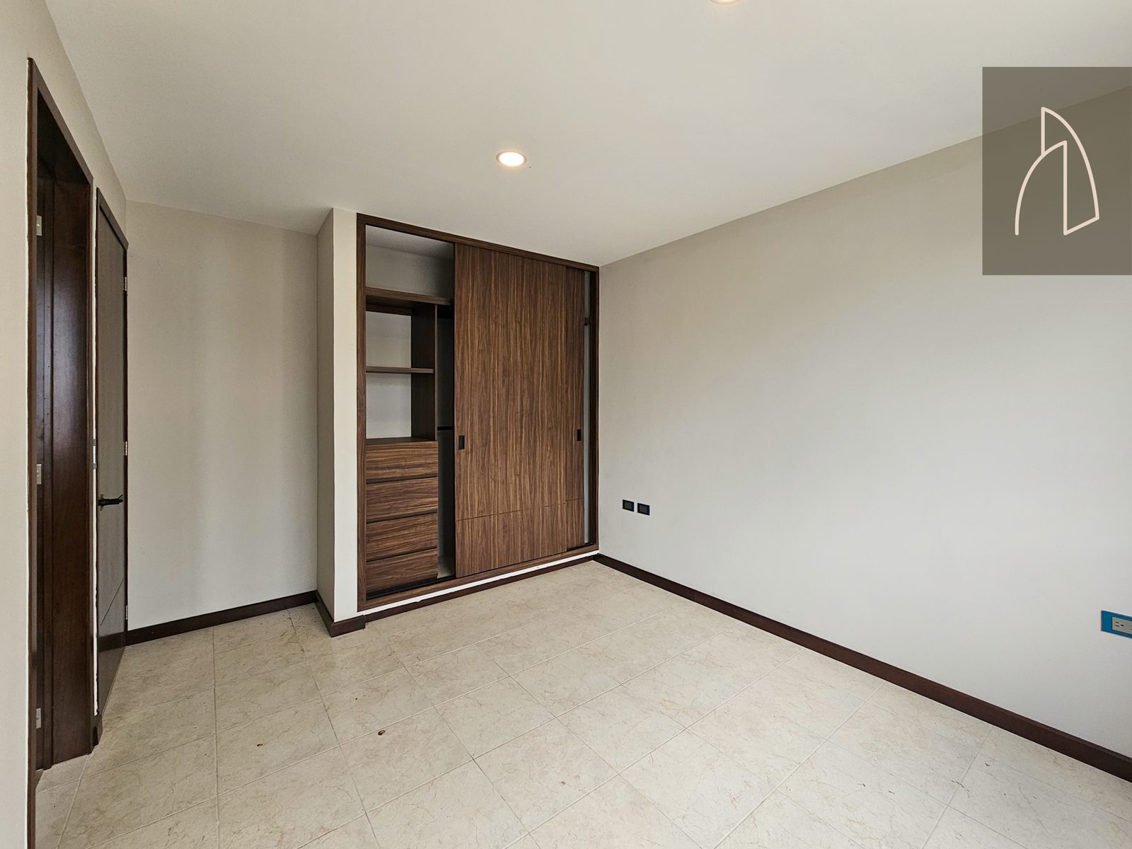 Casa Irisa • En Venta Fraccionamiento la Finca