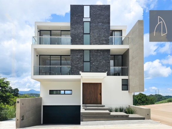 Casa Veradis • En Venta Fraccionamiento Imperial de las animas