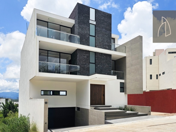 Casa Veradis • En Venta Fraccionamiento Imperial de las animas