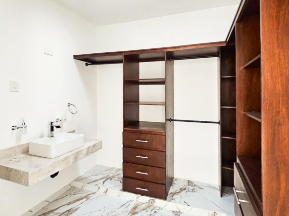 Casa Avira • En Venta Fracc. Punto Lomas