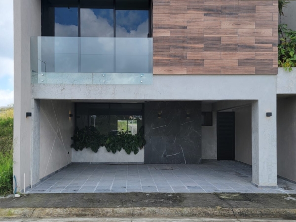 Casa “Nimbus” • En Venta Fraccionamiento La Molienda