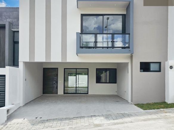 Casa Frelia • En Venta Fracc. Paseo Real