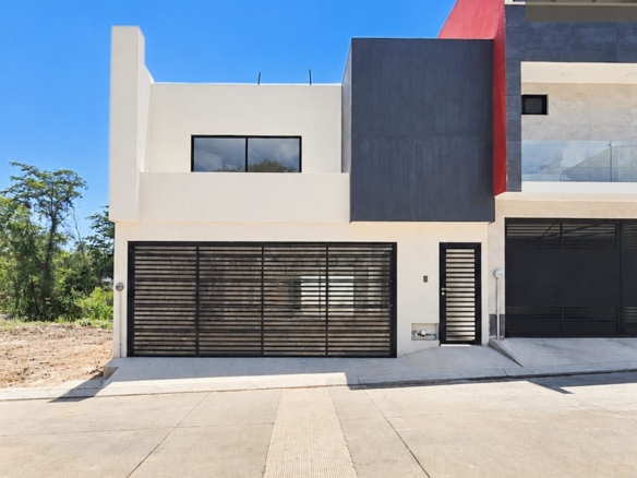 Casa Aeris • En Venta Fracc. Jardines de las Animas