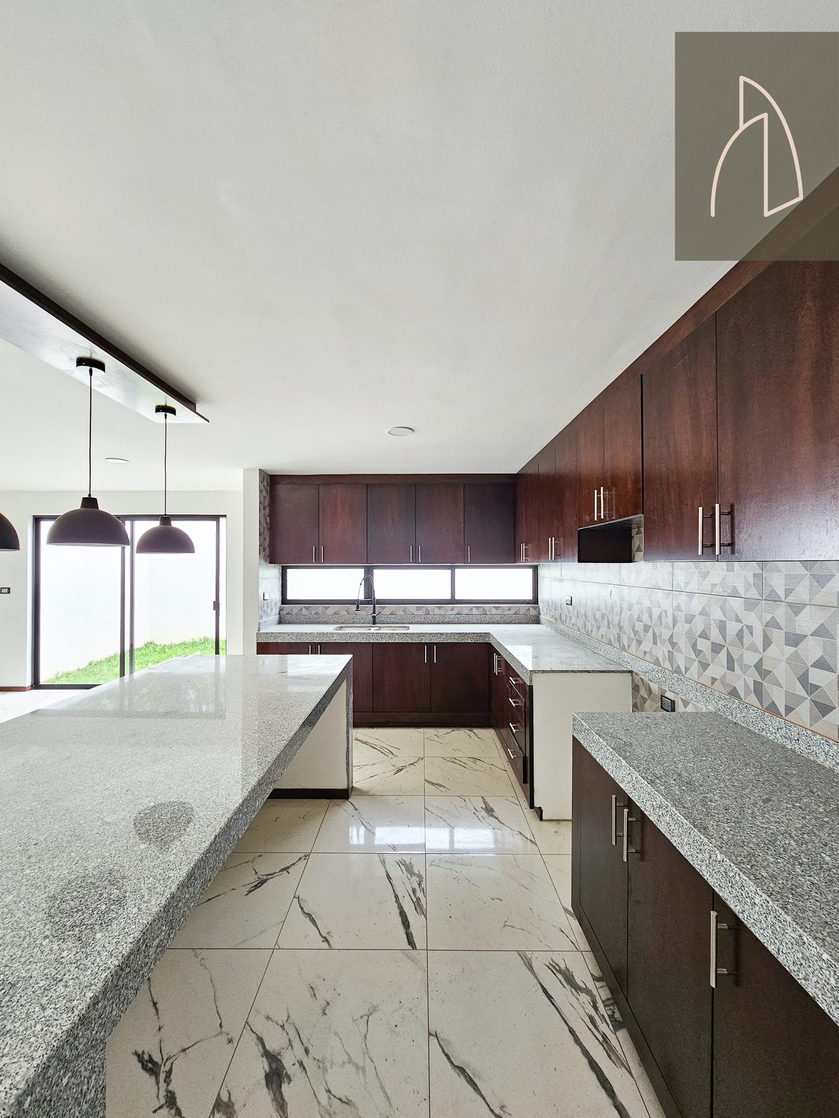 Casa LUMINA • En Venta Fraccionamiento la Finca