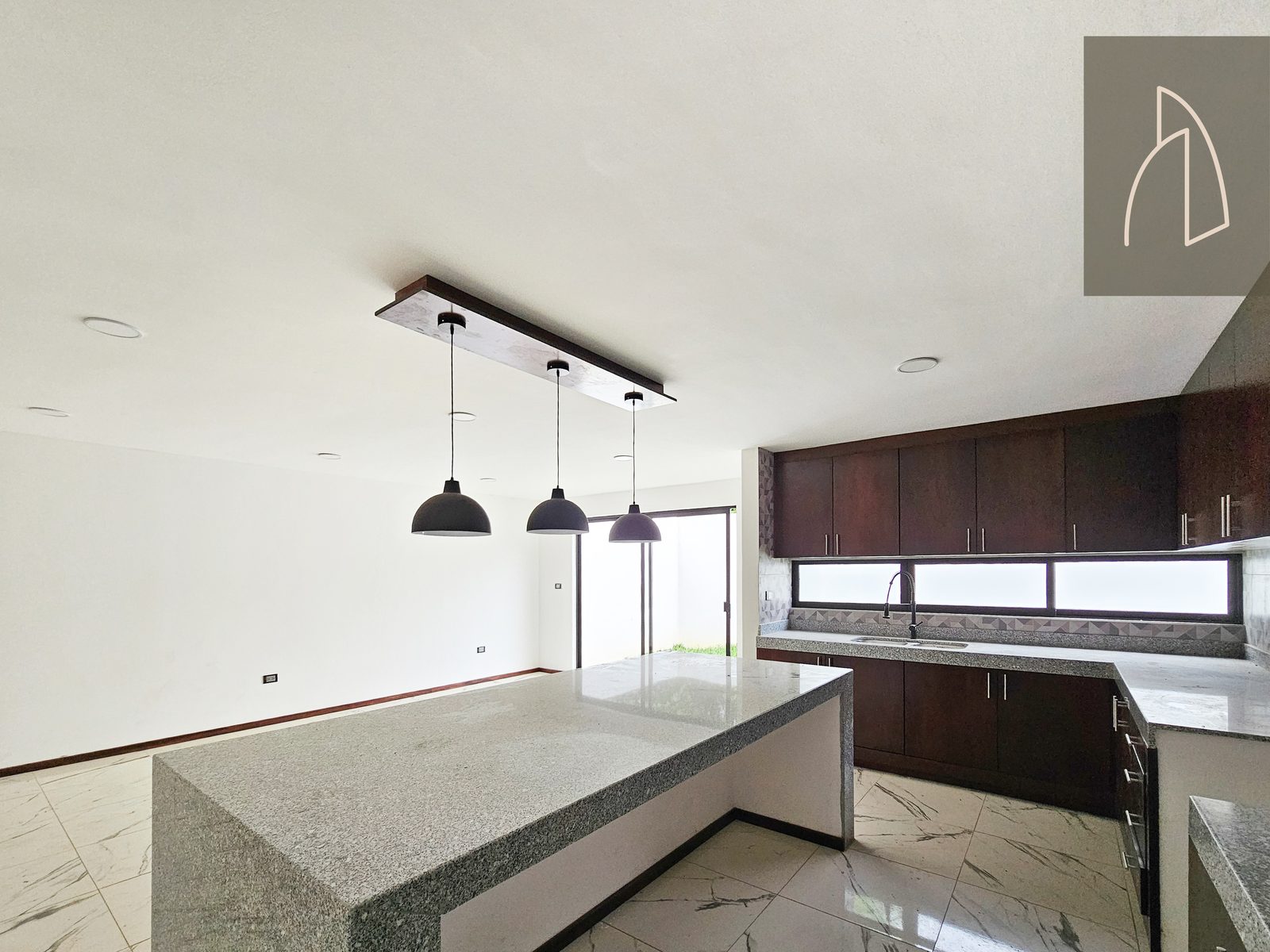 Casa LUMINA • En Venta Fraccionamiento la Finca
