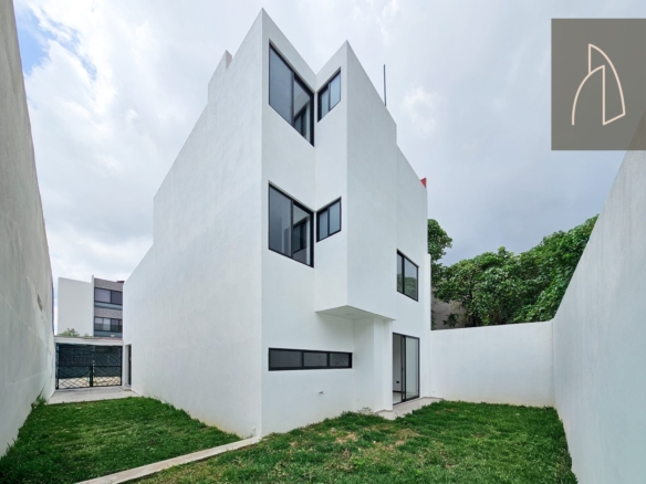 Casa LUMINA • En Venta Fraccionamiento la Finca