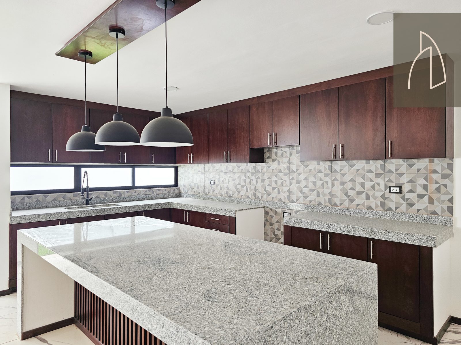 Casa LUMINA • En Venta Fraccionamiento la Finca