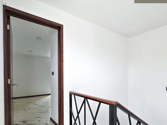 Casa LUMINA • En Venta Fraccionamiento la Finca