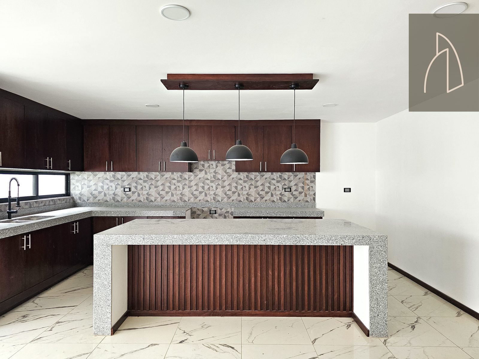 Casa LUMINA • En Venta Fraccionamiento la Finca