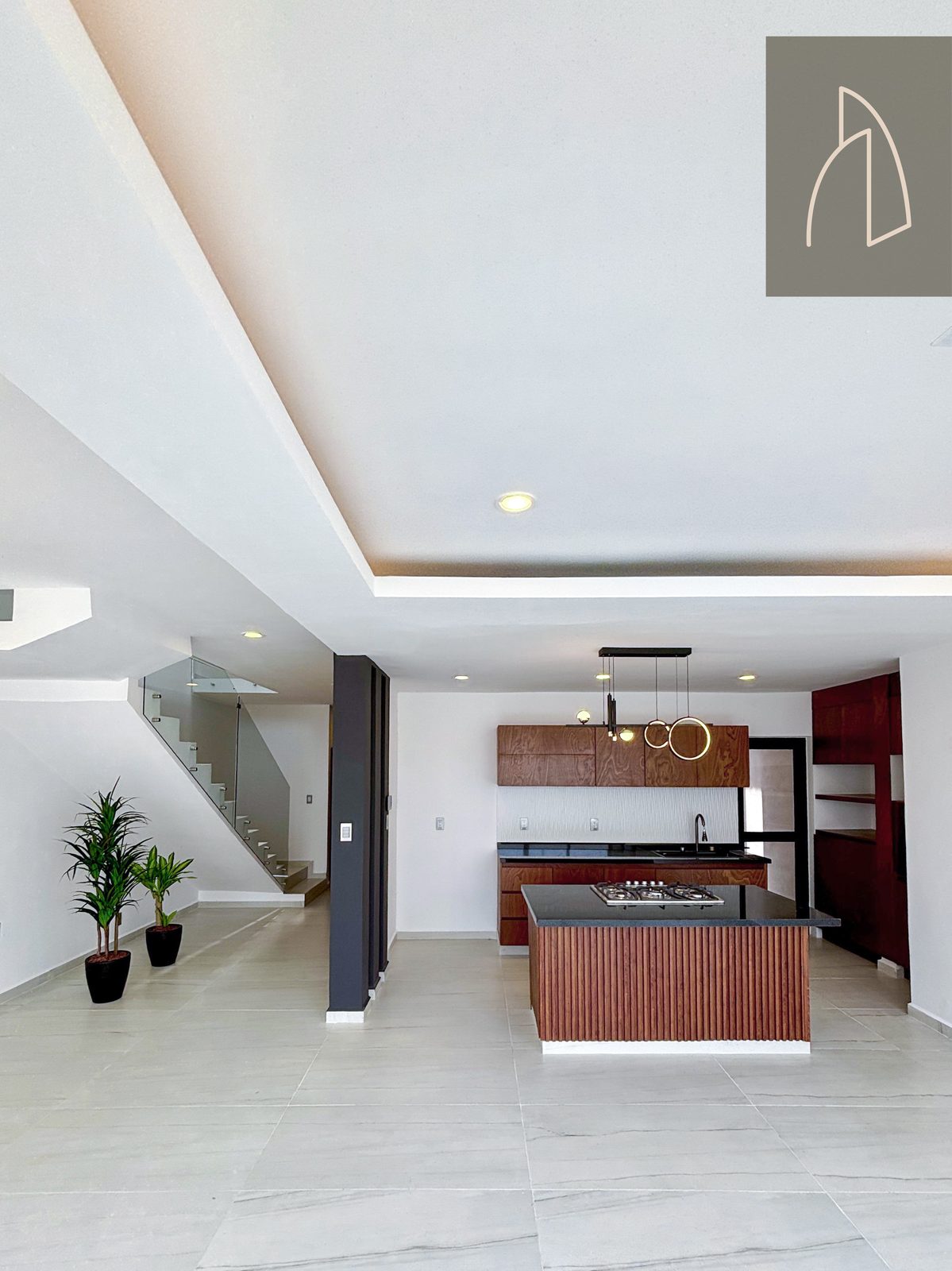 Casa Sierra Alta • En Venta Fracc. Punto Lomas