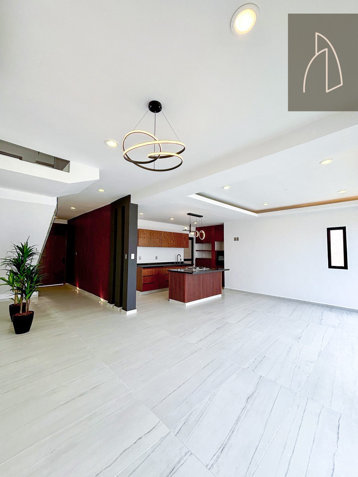 Casa Sierra Alta • En Venta Fracc. Punto Lomas