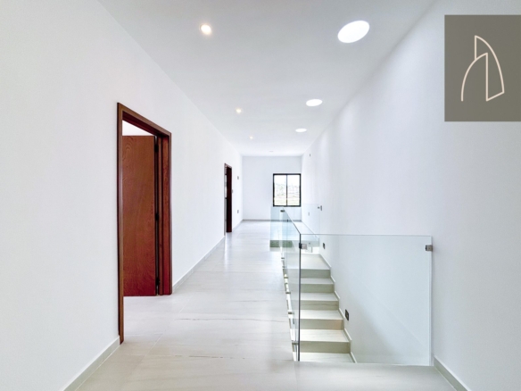 Casa Sierra Alta • En Venta Fracc. Punto Lomas