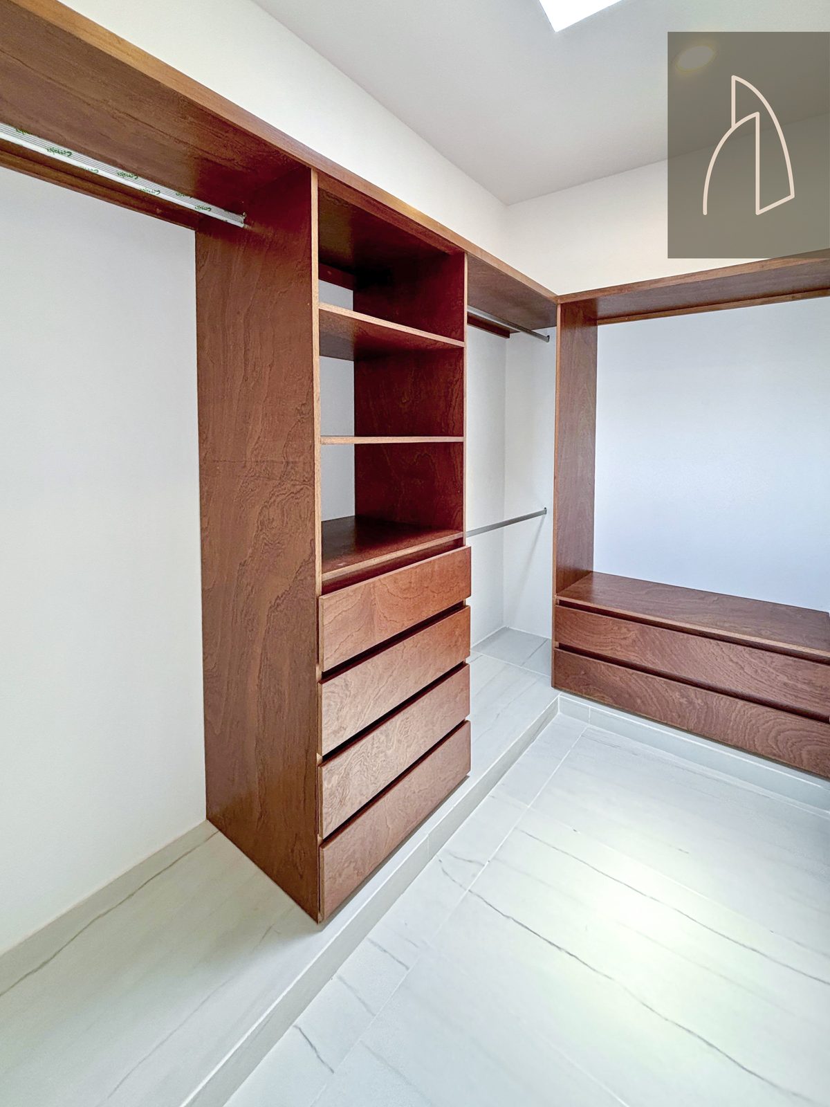 Casa Sierra Alta • En Venta Fracc. Punto Lomas
