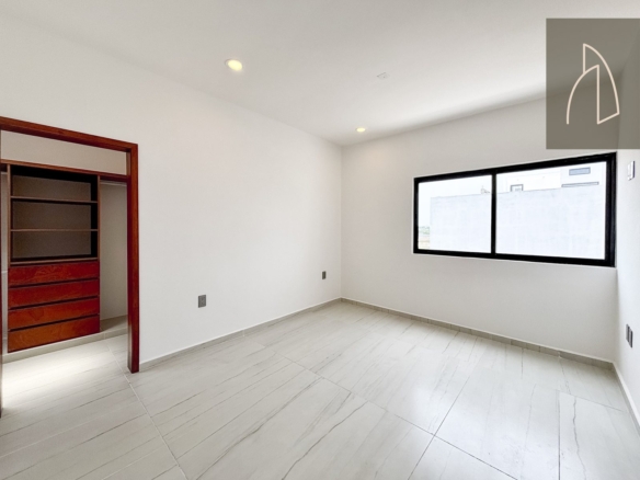 Casa Sierra Alta • En Venta Fracc. Punto Lomas