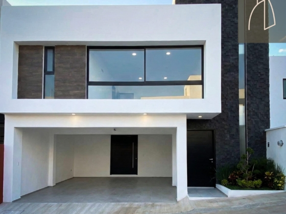 Casa Novara • En Venta Fraccionamiento Imperial de las animas