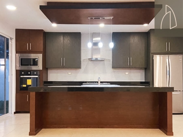 Casa Novara • En Venta Fraccionamiento Imperial de las animas