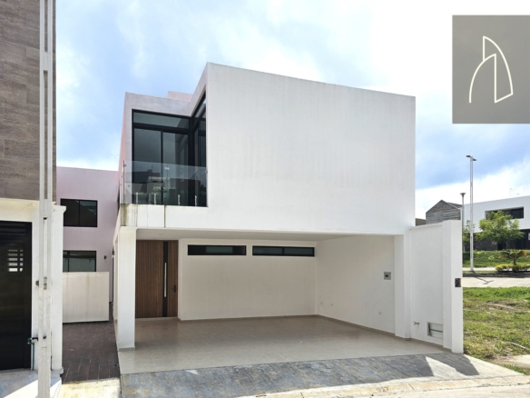 Casa Lumina • En Venta Fraccionamiento Imperial de las animas