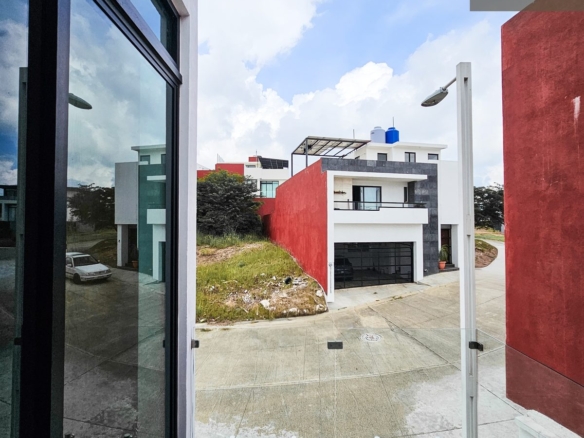 Casa Lumina • En Venta Fraccionamiento Imperial de las animas