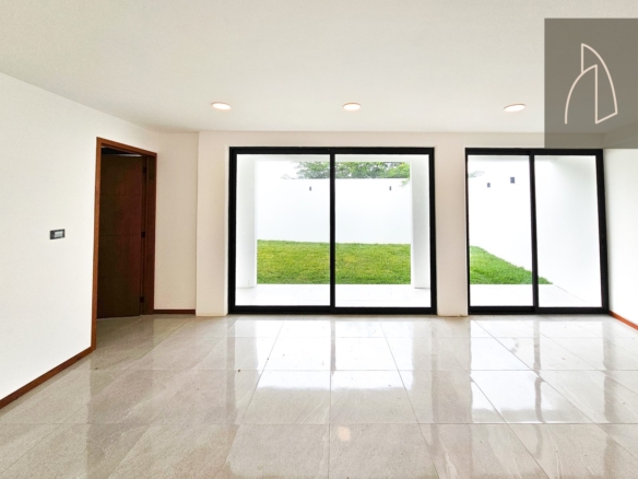 Casa Nivia • En Venta Fraccionamiento Imperial de las animas