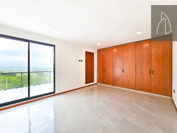 Casa Nivia • En Venta Fraccionamiento Imperial de las animas