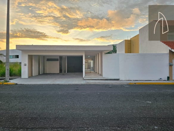 Casa  • En Venta Fracc. Playas del Conchal